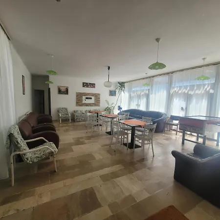 Panzió Ezüstfenyő üdülő 3*